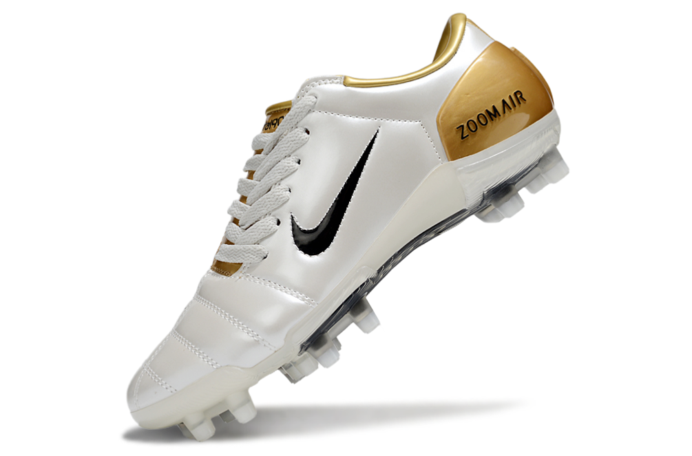 Nike Total 90
