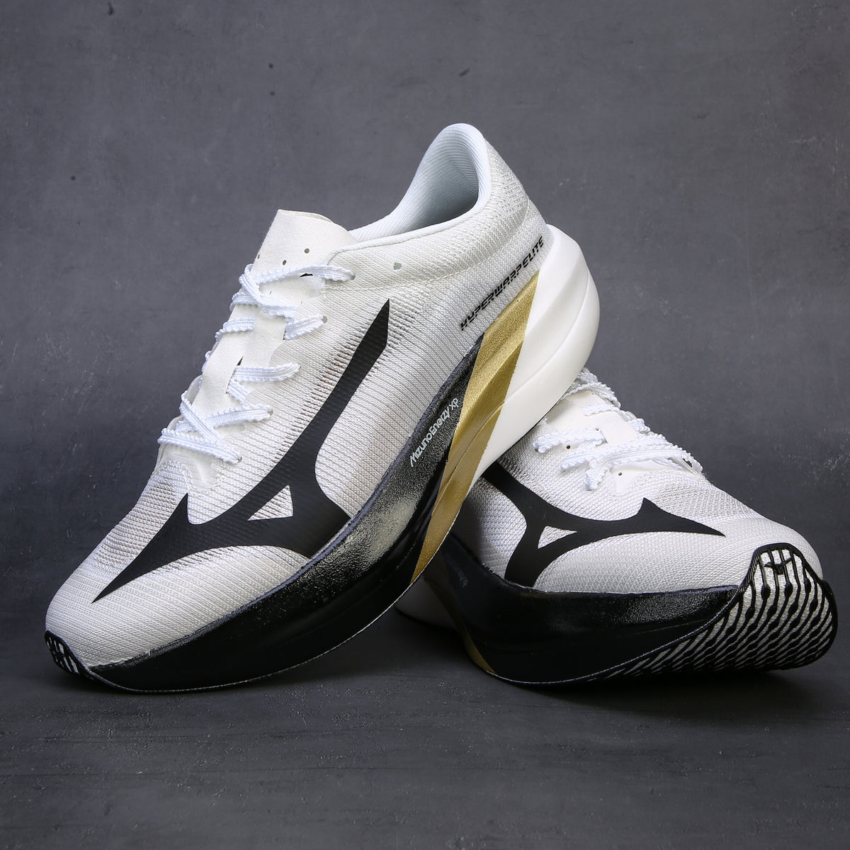 Mizuno Hyperwarp Elite