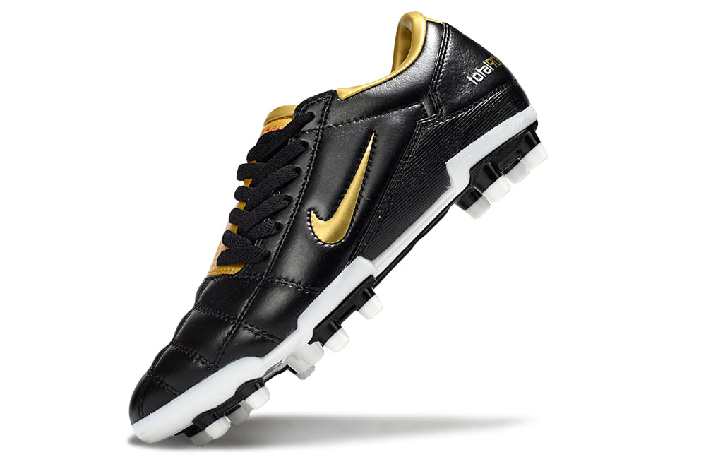 Nike Total 90